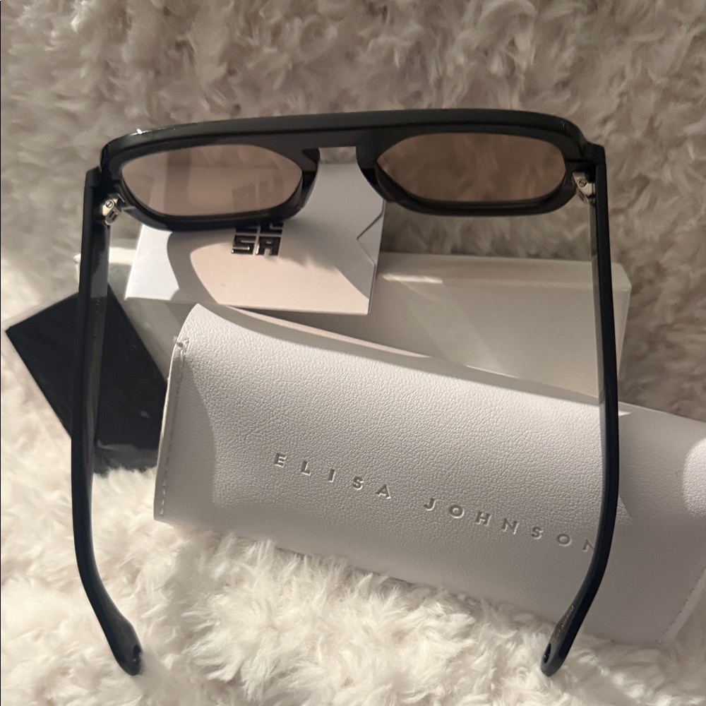 NIB! ELISA JOHNSON WOMEN'S BLACK SUNGLASSES - Picture 4 of 6